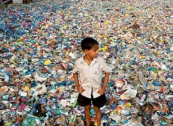 Chính phủ Anh sẽ đánh thuế với bao bì làm từ nhựa tái chế 